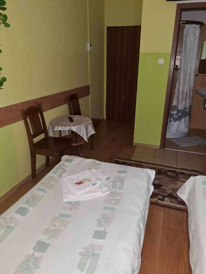 Hotelik Warmia -Pensjonat, Hostel Lidzbark Warminski Exterior photo